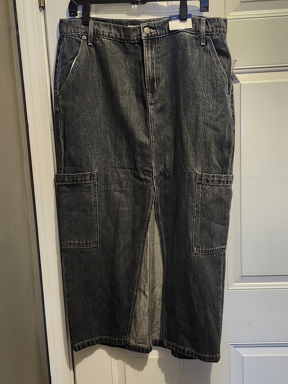 Old Navy Men's Washed Black Relaxed Cargo Jeans